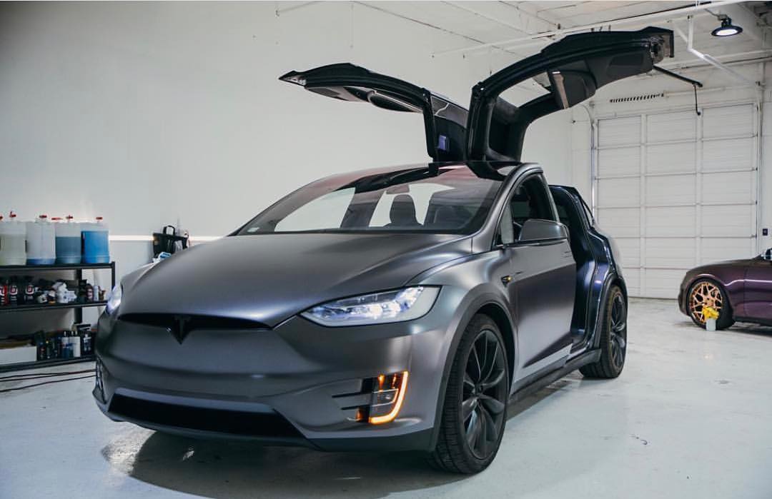 Model x plaid. Tesla model x обвес. Тюнингованные Tesla model x. Tesla model x Matte. Тесла model x Tuning.